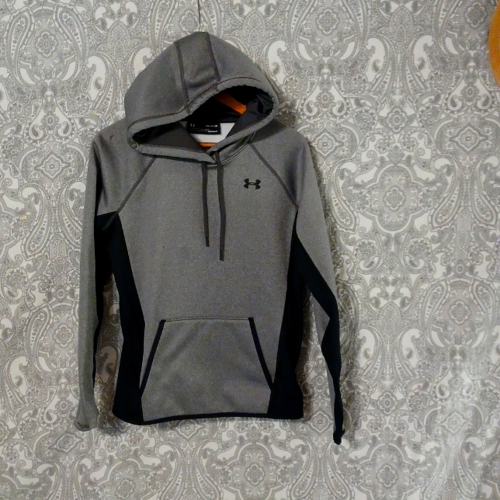 Under Armour coldgear sweatshirt